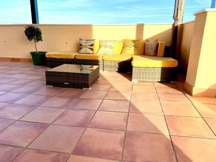 Sea View And Mountains By Solymar Holiday Torre Del Mar Bagian luar foto