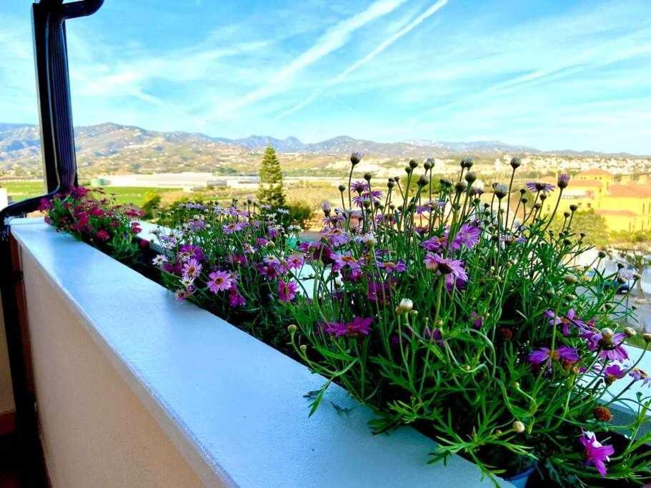 Sea View And Mountains By Solymar Holiday Torre Del Mar Bagian luar foto
