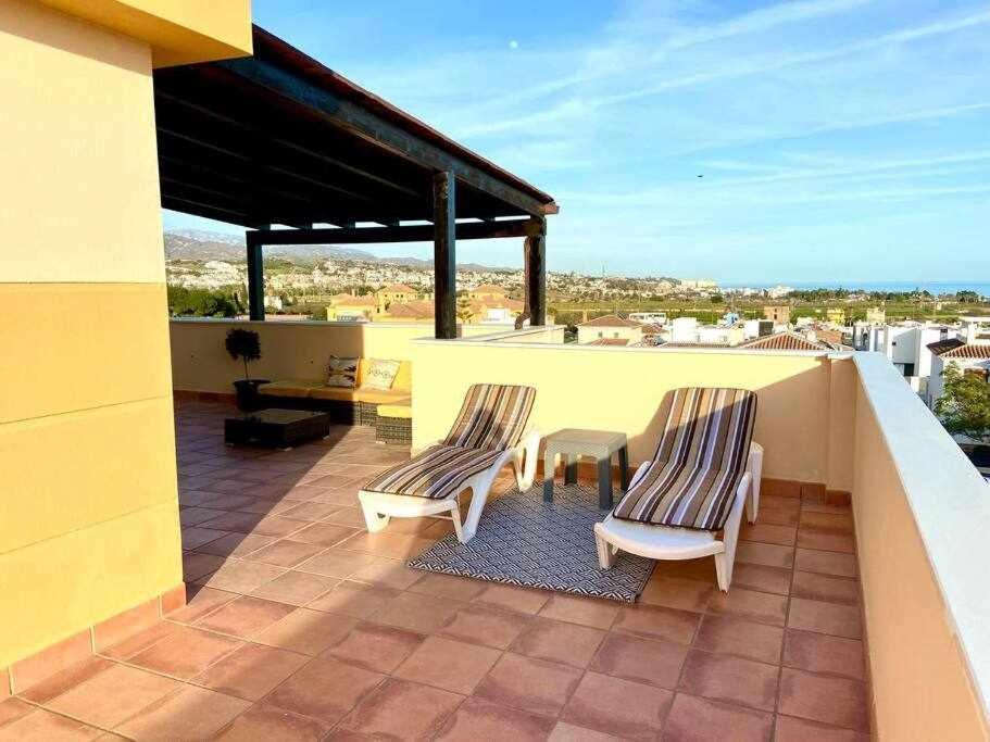 Sea View And Mountains By Solymar Holiday Torre Del Mar Bagian luar foto