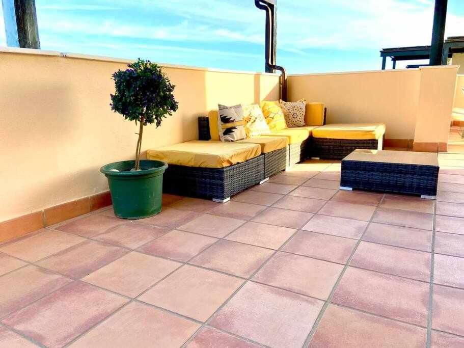 Sea View And Mountains By Solymar Holiday Torre Del Mar Bagian luar foto